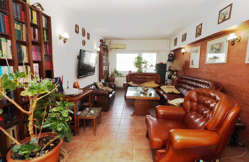 Titulescu, Piata Victorie, 4 camere 94 mp, et. 10, decomandat, 2 balcoane,