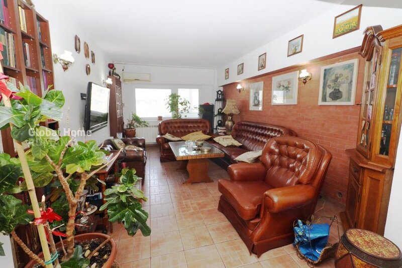 Titulescu, Piata Victorie, 4 camere 94 mp, et. 10, decomandat, 2 balcoane,