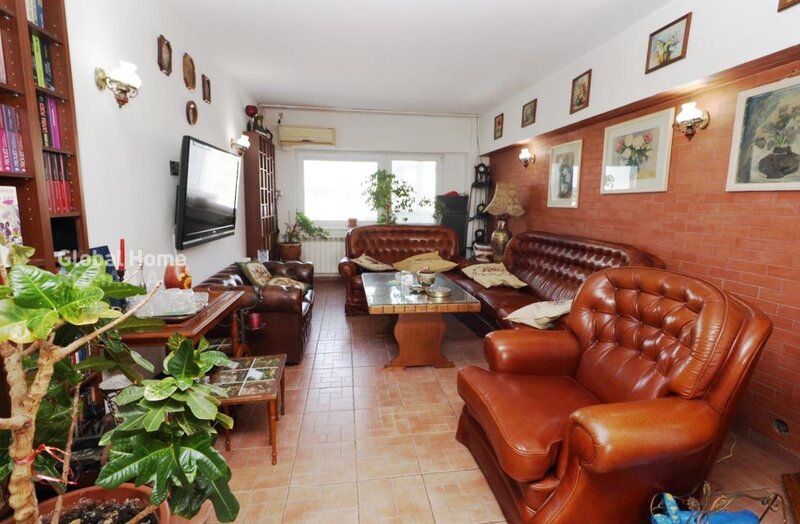 Titulescu, Piata Victorie, 4 camere 94 mp, et. 10, decomandat, 2 balcoane,