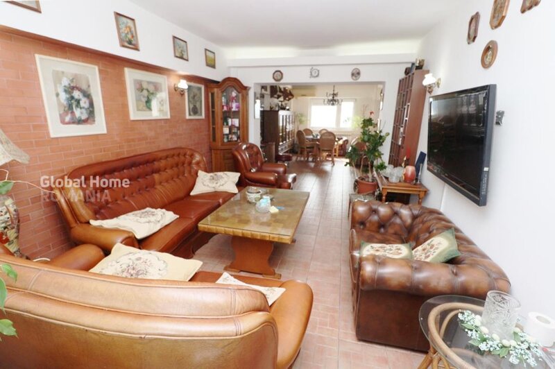 Titulescu, Piata Victorie, 4 camere 94 mp, et. 10, decomandat, 2 balcoane,
