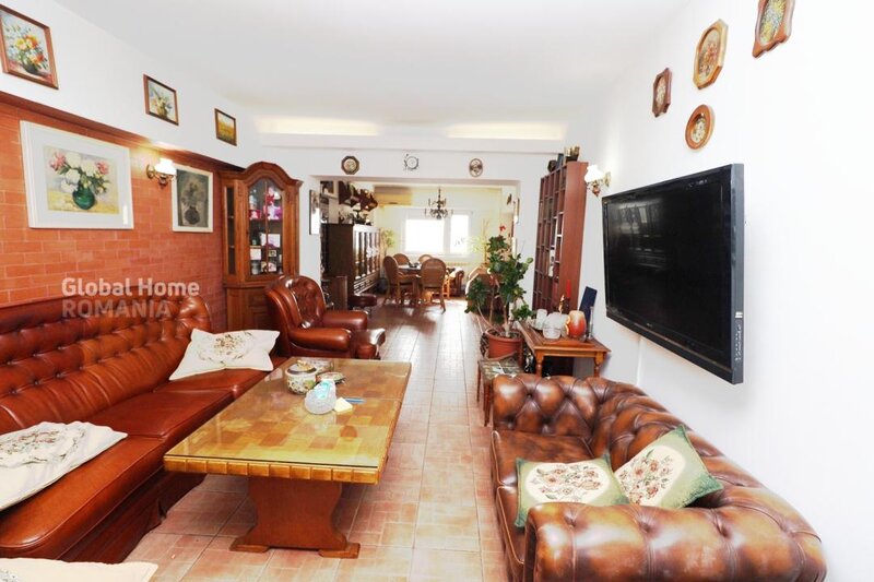 Titulescu, Piata Victorie, 4 camere 94 mp, et. 10, decomandat, 2 balcoane,