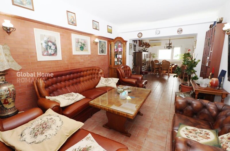 Titulescu, Piata Victorie, 4 camere 94 mp, et. 10, decomandat, 2 balcoane,