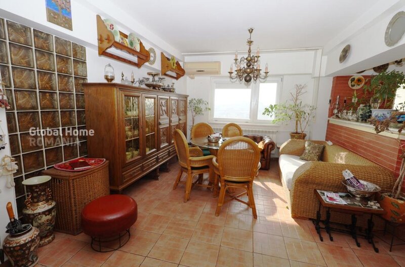 Titulescu, Piata Victorie, 4 camere 94 mp, et. 10, decomandat, 2 balcoane,