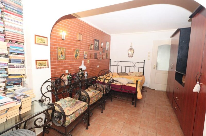 Titulescu, Piata Victorie, 4 camere 94 mp, et. 10, decomandat, 2 balcoane,
